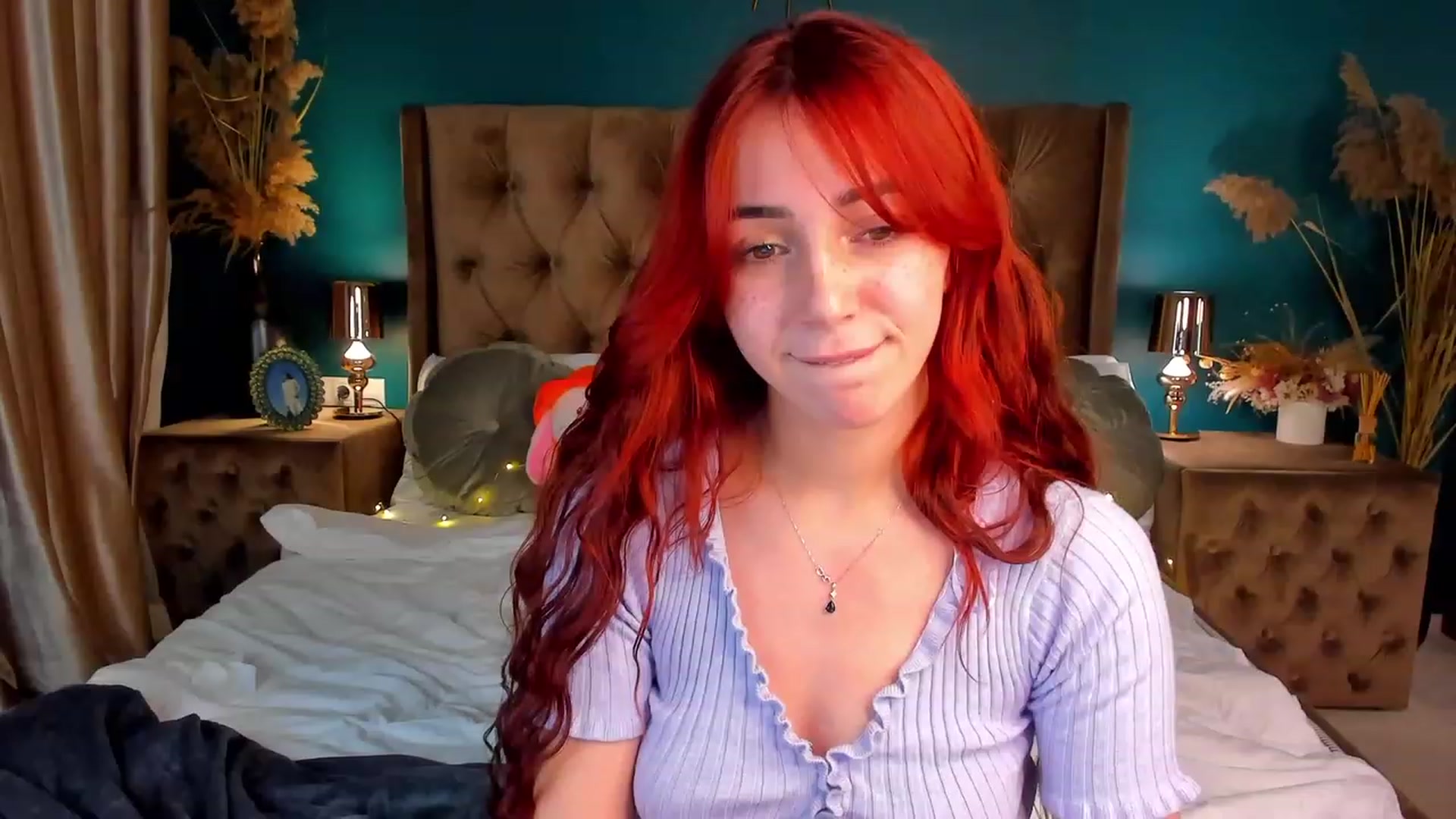 Gallery image thumbnail from ElsaYoung's myfreecams stream on, 12/15/2023, 01:31 image 6 of 20