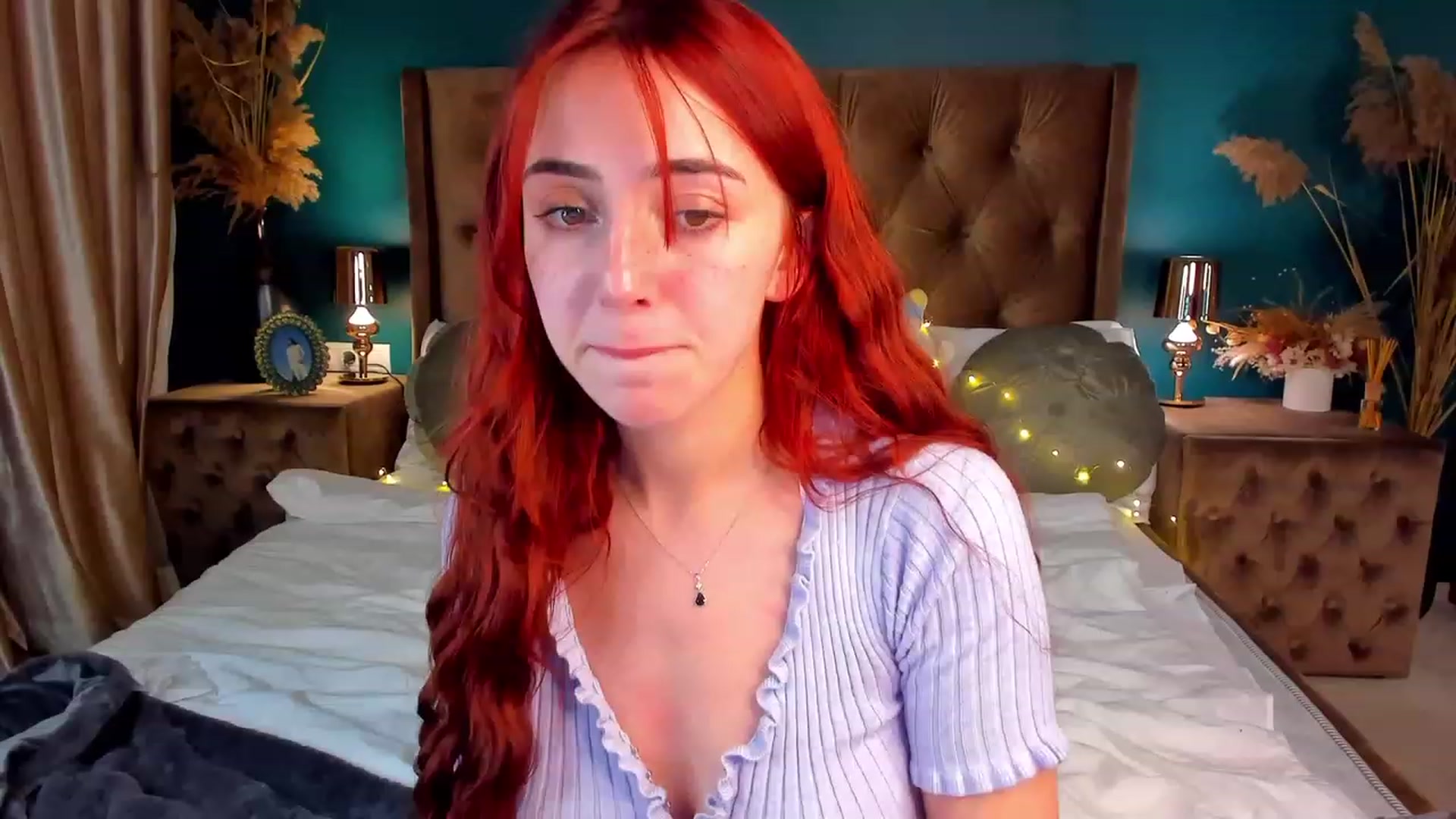 Gallery image thumbnail from ElsaYoung's myfreecams stream on, 12/15/2023, 02:24 image 17 of 20