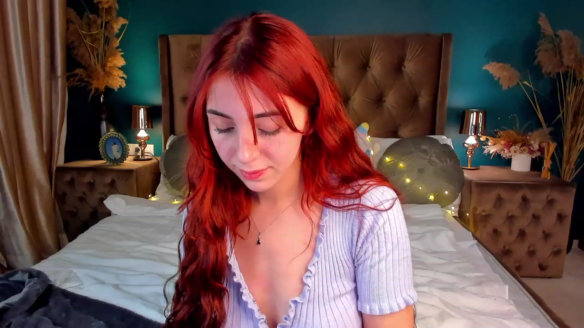 Gallery image thumbnail from ElsaYoung's myfreecams stream on, 12/15/2023, 02:24 image 19 of 20