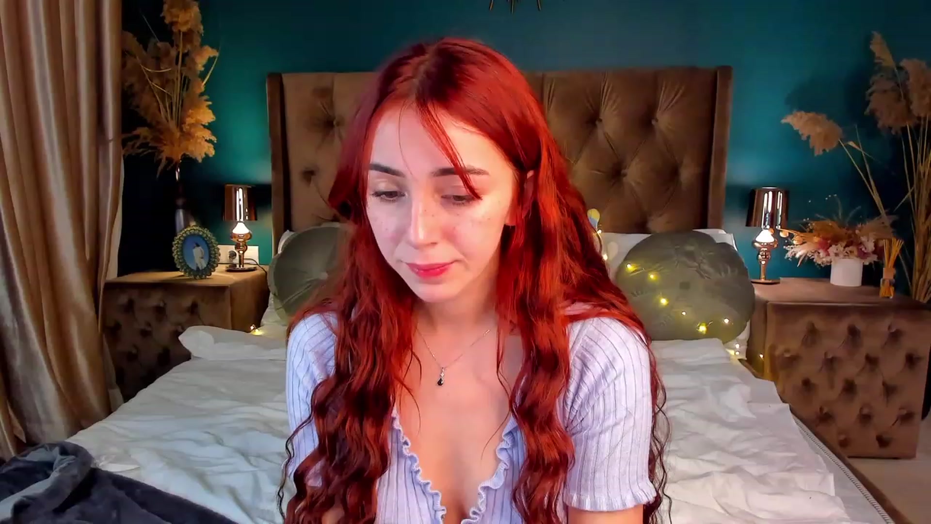 Gallery image thumbnail from ElsaYoung's myfreecams stream on, 12/15/2023, 02:24 image 13 of 20