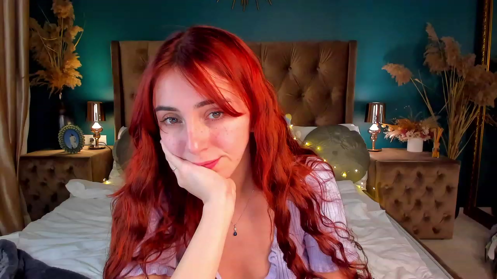 Gallery image thumbnail from ElsaYoung's myfreecams stream on, 12/15/2023, 03:02 image 9 of 20