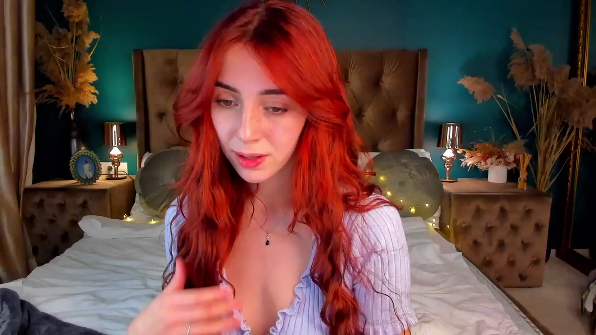 Gallery image thumbnail from ElsaYoung's myfreecams stream on, 12/15/2023, 03:02 image 15 of 20