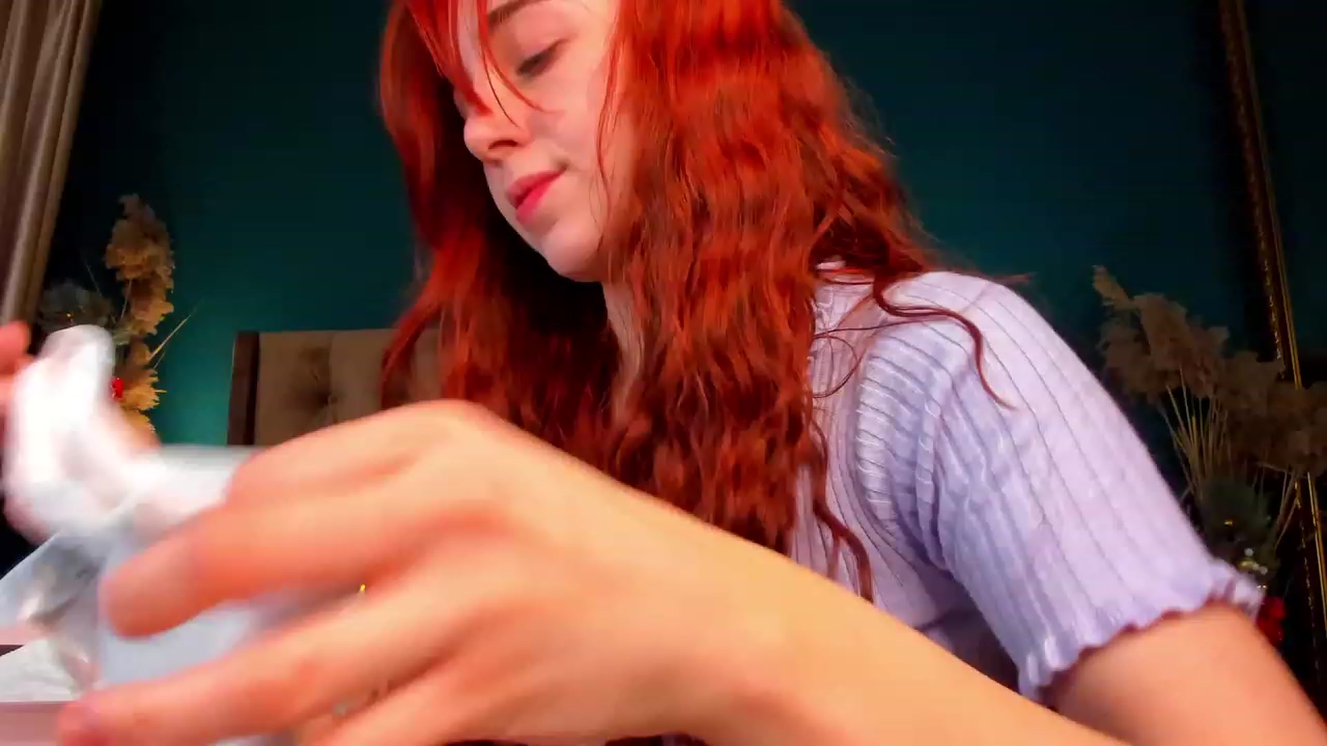 Gallery image thumbnail from ElsaYoung's myfreecams stream on, 12/15/2023, 05:04 image 15 of 20