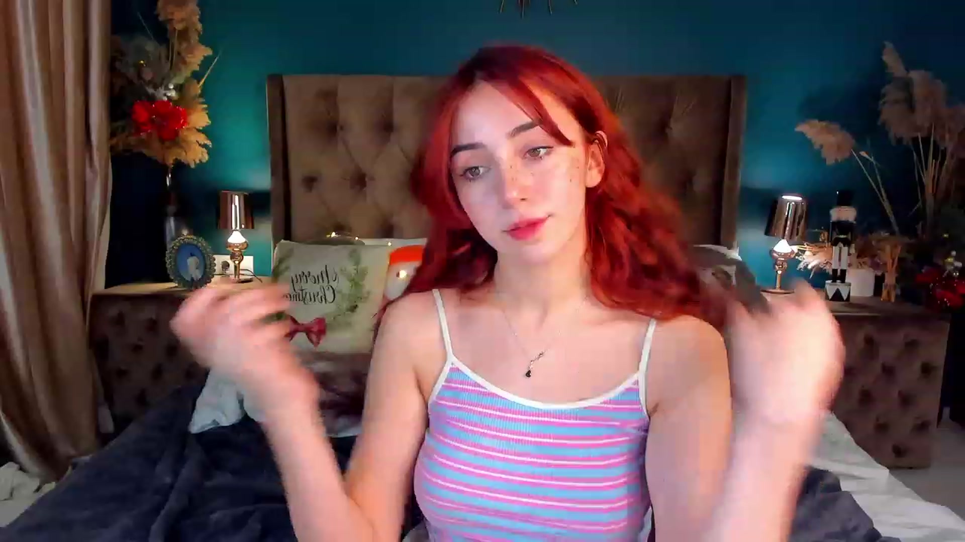 Gallery image thumbnail from ElsaYoung's myfreecams stream on, 12/15/2023, 14:02 image 18 of 20