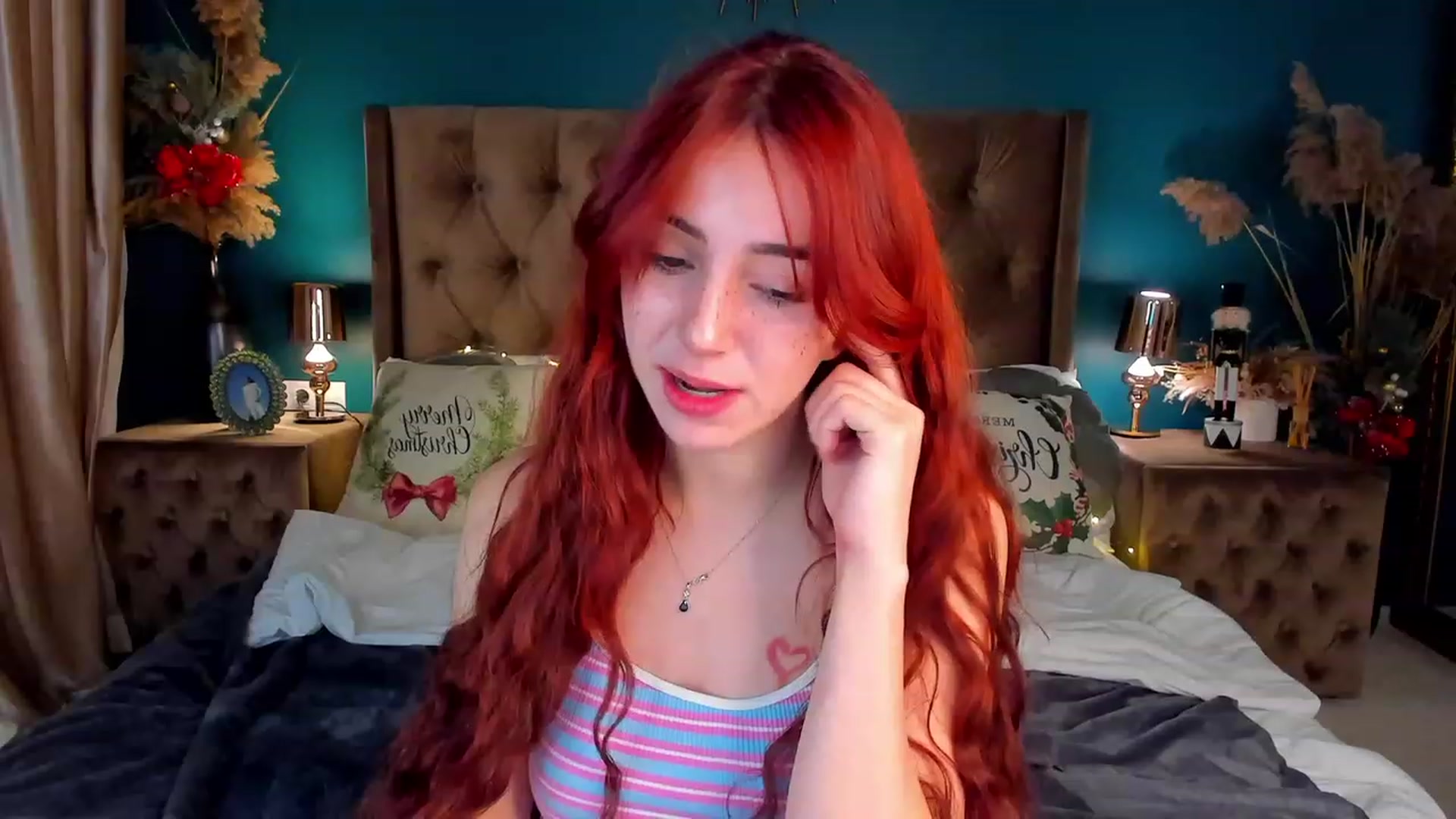 Gallery image thumbnail from ElsaYoung's myfreecams stream on, 12/15/2023, 14:02 image 7 of 20