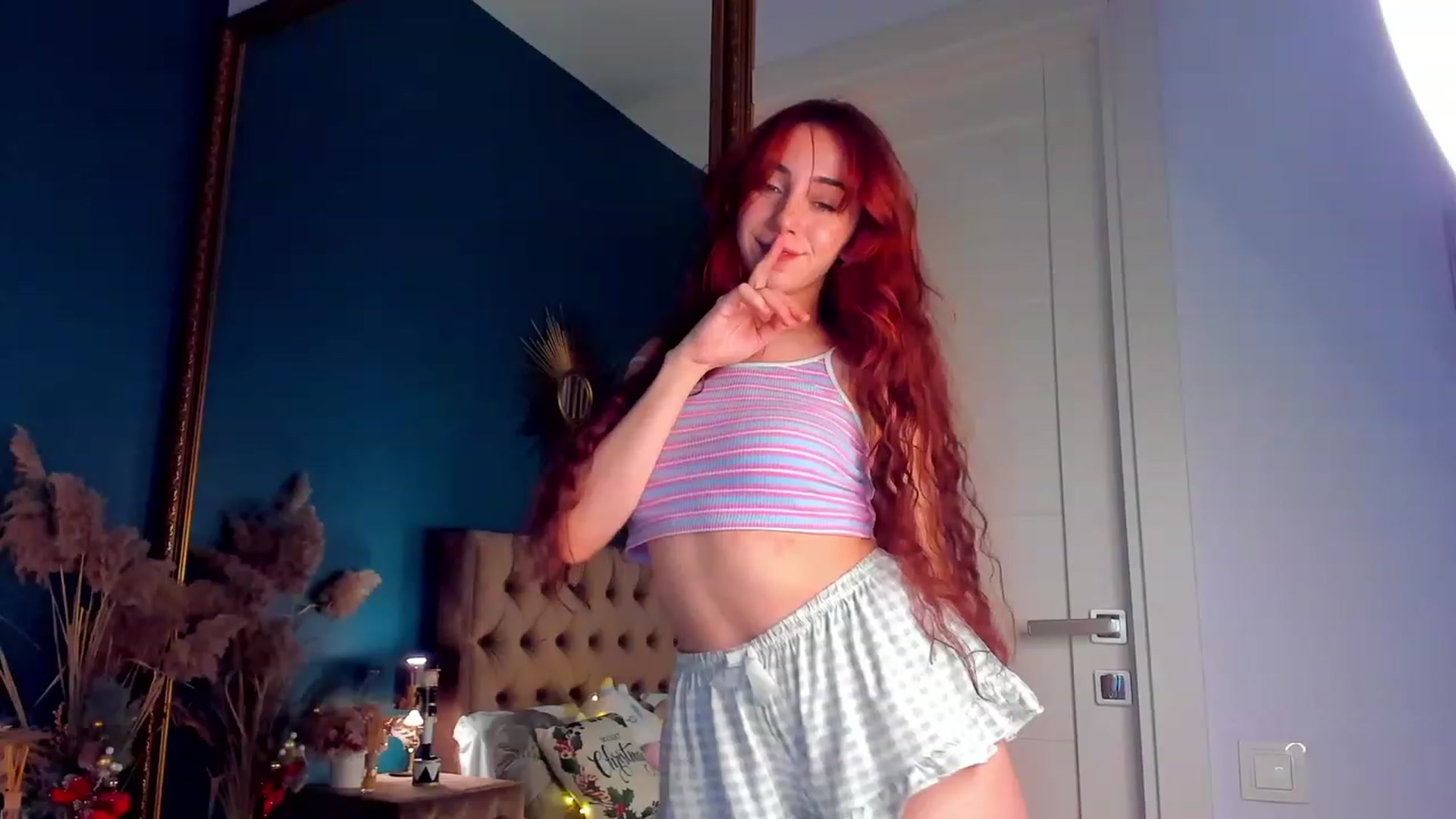 Gallery image thumbnail from ElsaYoung's myfreecams stream on, 12/15/2023, 14:02 image 20 of 20