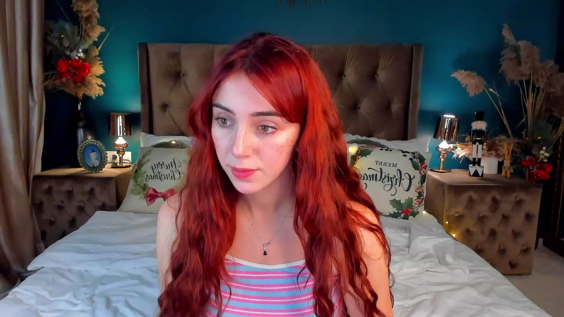 Gallery image thumbnail from ElsaYoung's myfreecams stream on, 12/15/2023, 16:15 image 11 of 20