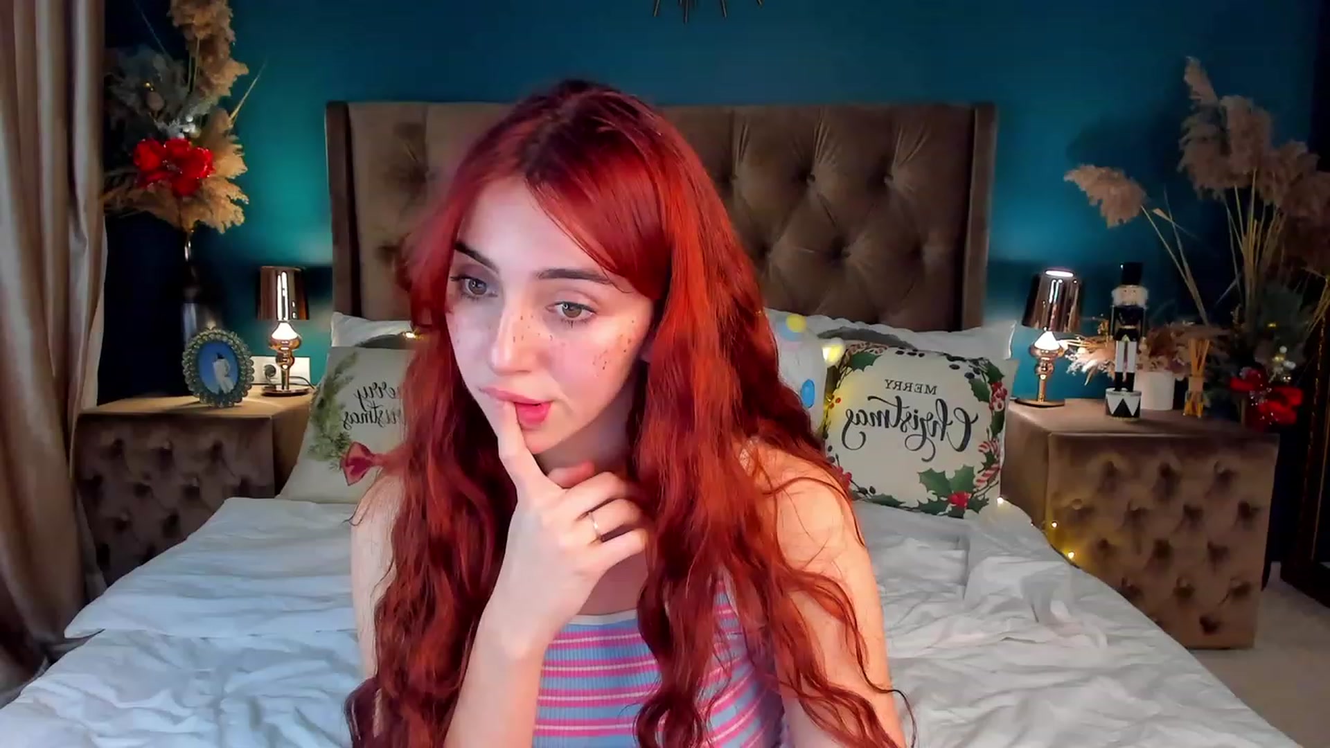 Gallery image thumbnail from ElsaYoung's myfreecams stream on, 12/15/2023, 16:15 image 7 of 20