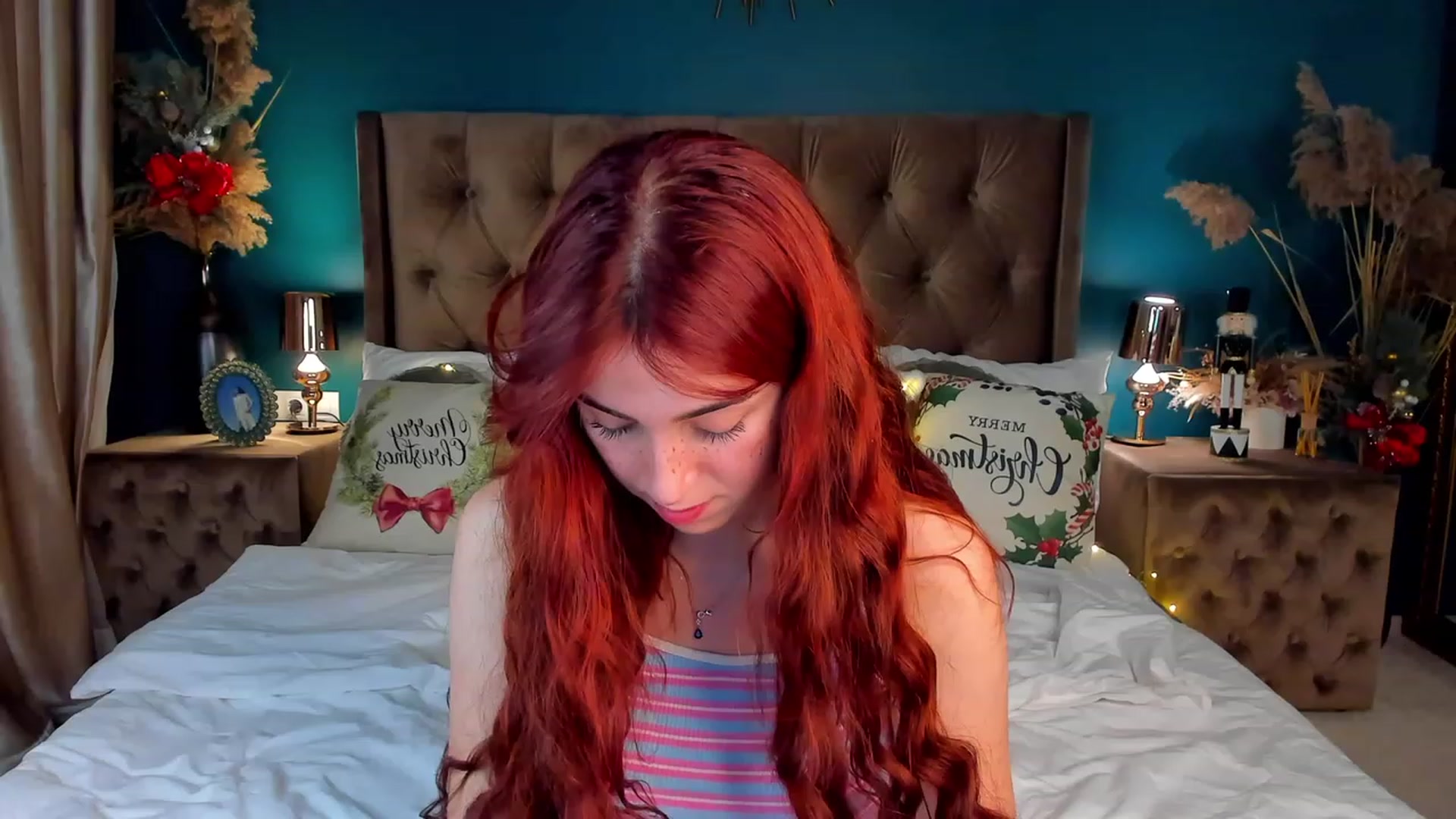 Gallery image thumbnail from ElsaYoung's myfreecams stream on, 12/15/2023, 16:15 image 2 of 20