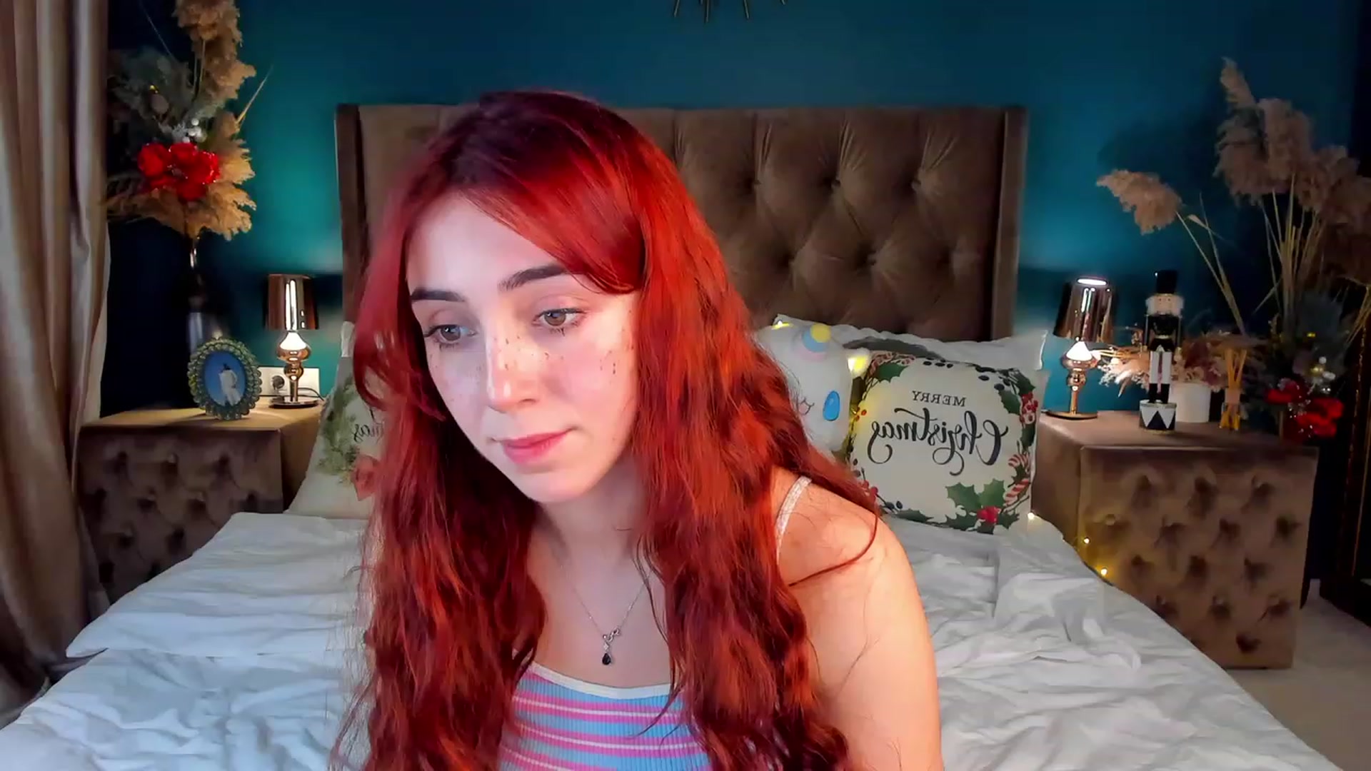 Gallery image thumbnail from ElsaYoung's myfreecams stream on, 12/15/2023, 16:15 image 14 of 20