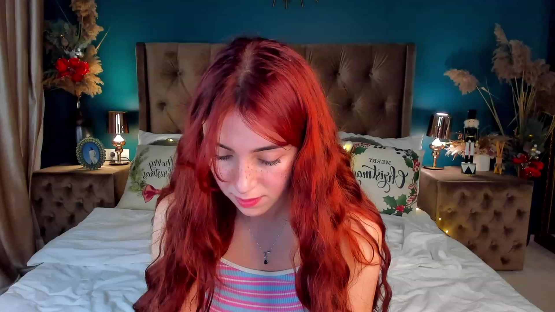 Gallery image thumbnail from ElsaYoung's myfreecams stream on, 12/15/2023, 16:15 image 10 of 20