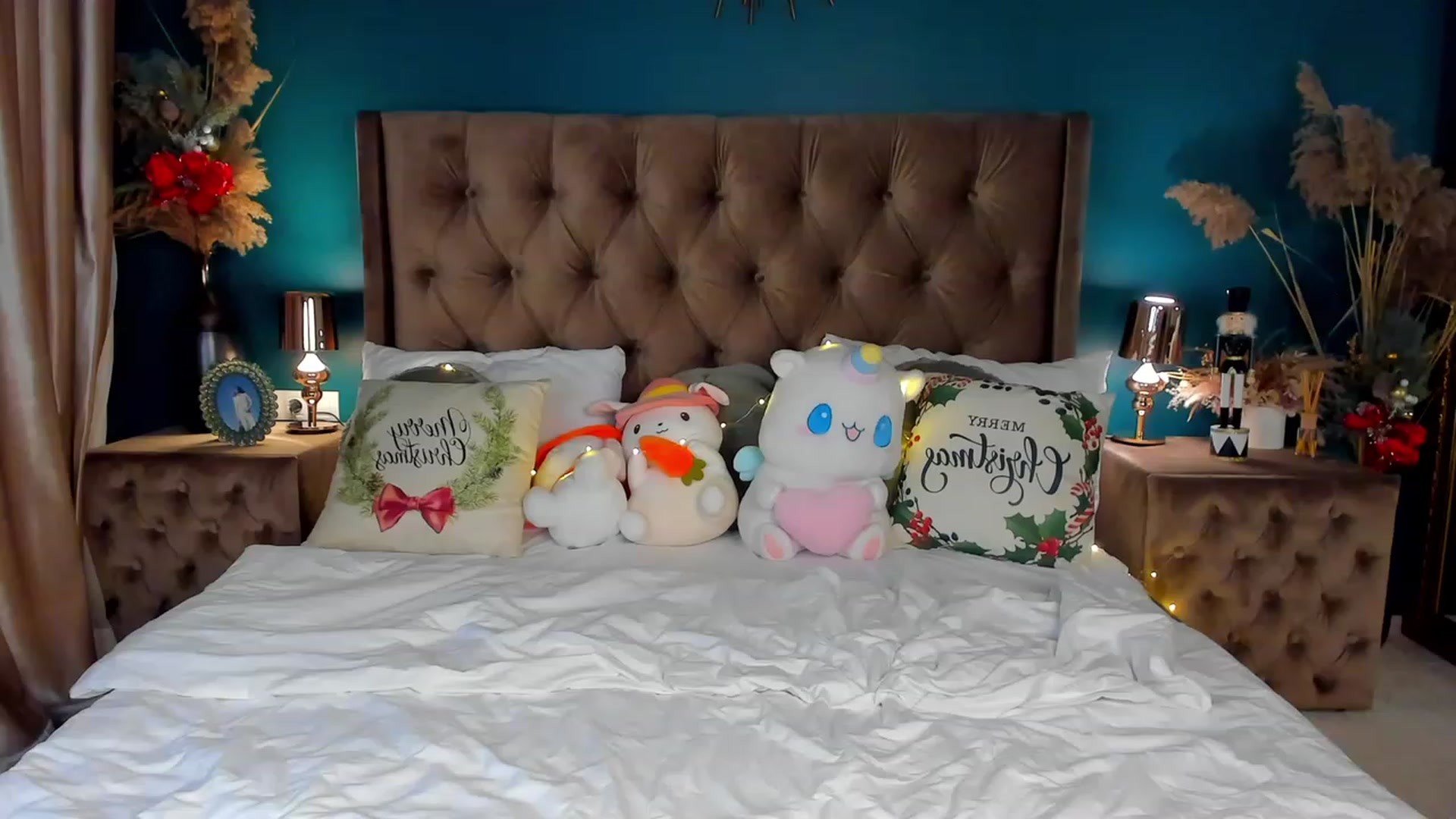 Gallery image thumbnail from ElsaYoung's myfreecams stream on, 12/15/2023, 16:15 image 17 of 20