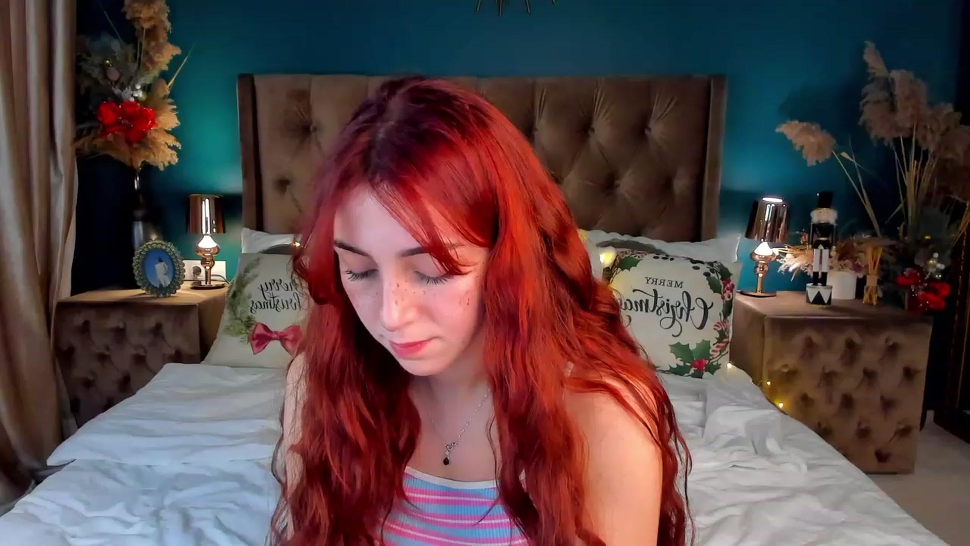 Gallery image thumbnail from ElsaYoung's myfreecams stream on, 12/15/2023, 16:15 image 16 of 20