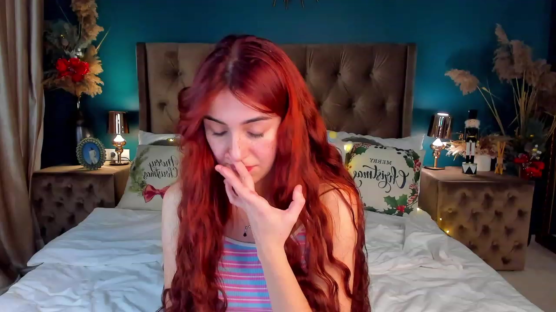 Gallery image thumbnail from ElsaYoung's myfreecams stream on, 12/15/2023, 16:15 image 3 of 20