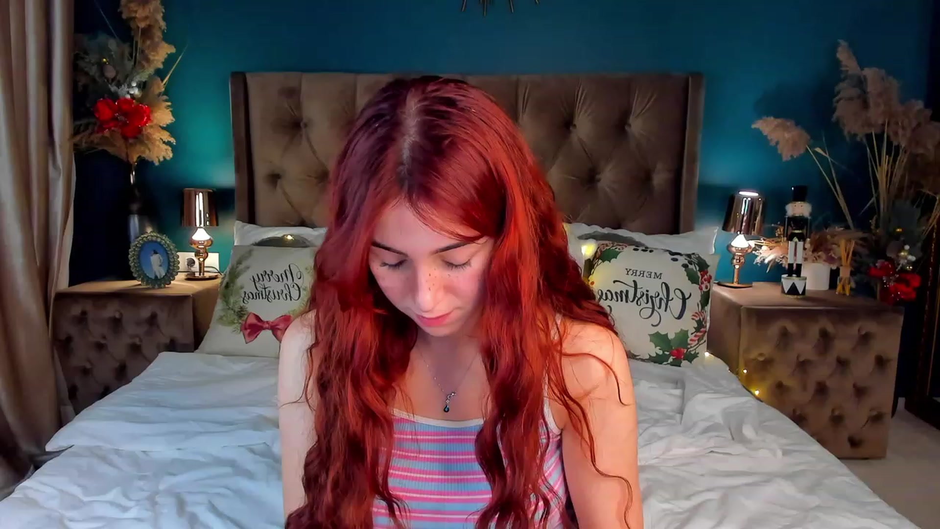 Gallery image thumbnail from ElsaYoung's myfreecams stream on, 12/15/2023, 16:15 image 8 of 20