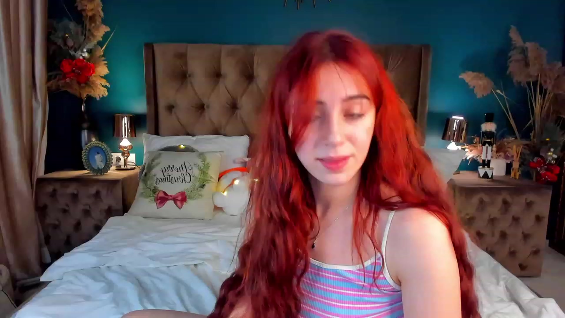 Gallery image thumbnail from ElsaYoung's myfreecams stream on, 12/15/2023, 20:23 image 15 of 20