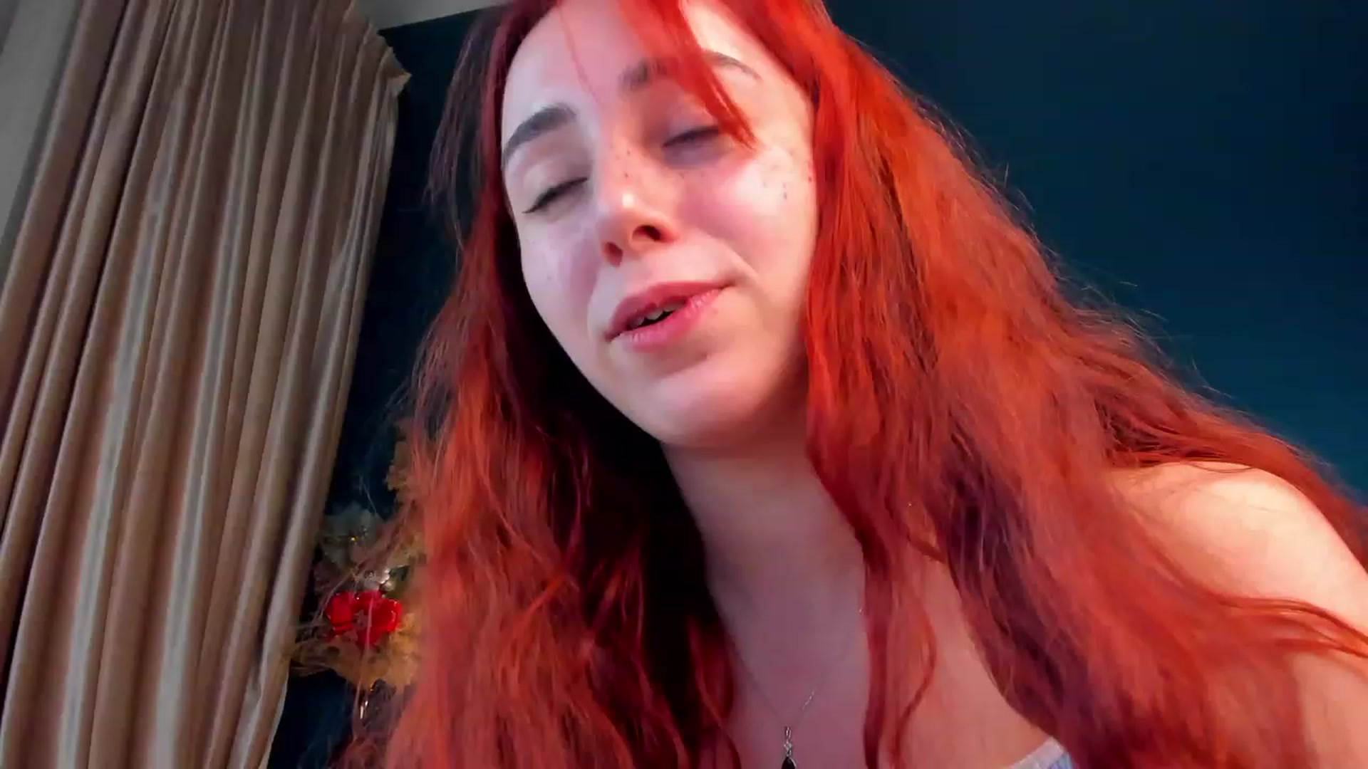 Gallery image thumbnail from ElsaYoung's myfreecams stream on, 12/15/2023, 20:23 image 8 of 20