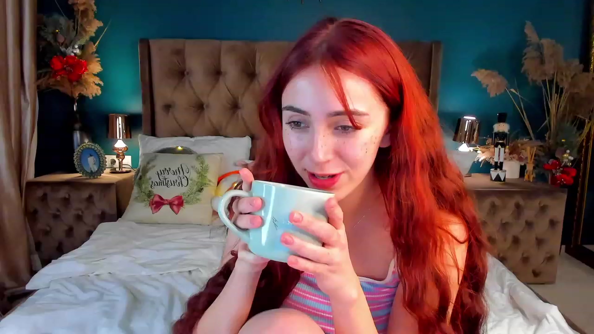 Gallery image thumbnail from ElsaYoung's myfreecams stream on, 12/15/2023, 20:23 image 3 of 20