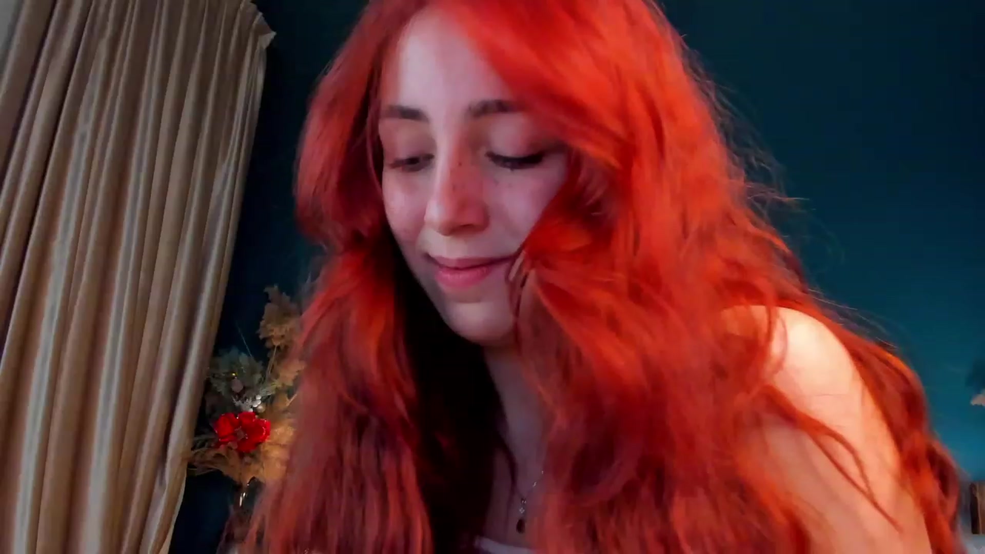 Gallery image thumbnail from ElsaYoung's myfreecams stream on, 12/15/2023, 20:23 image 7 of 20