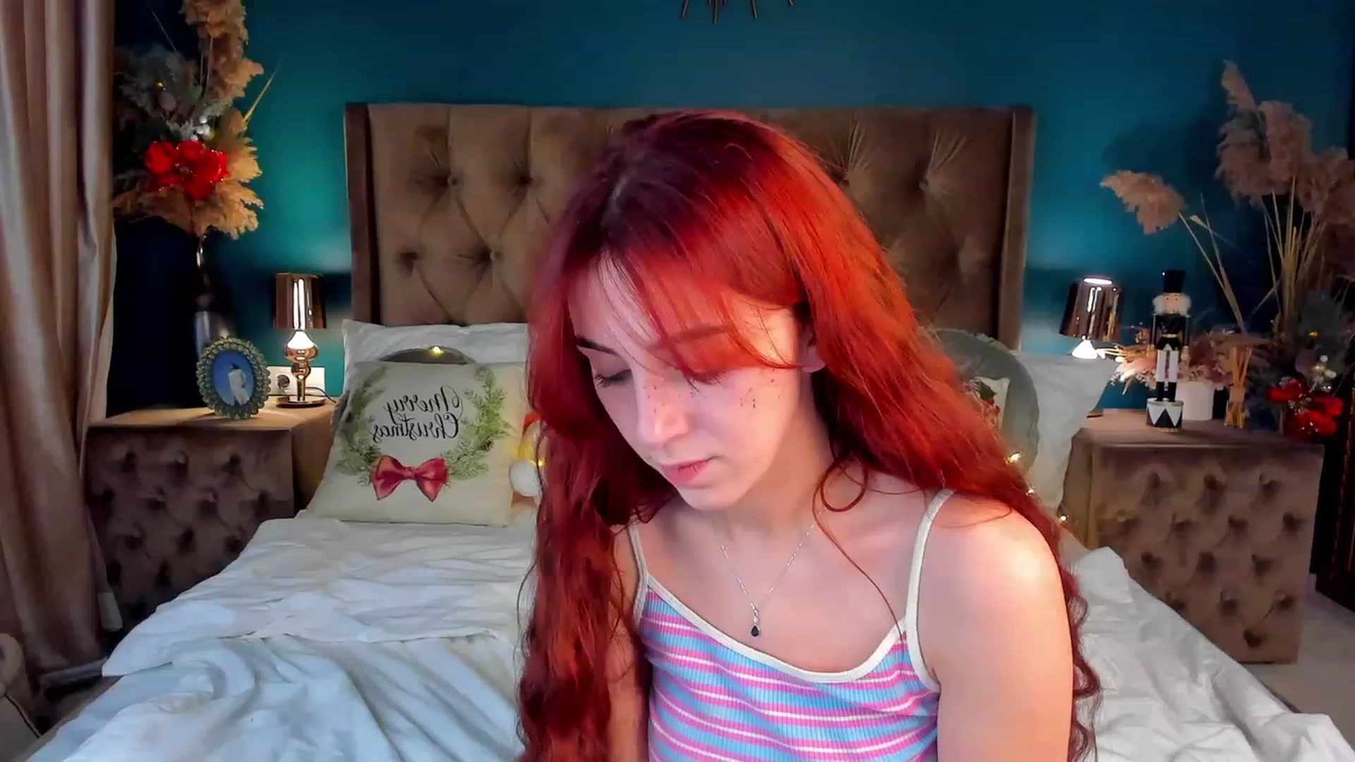 Gallery image thumbnail from ElsaYoung's myfreecams stream on, 12/15/2023, 20:23 image 16 of 20