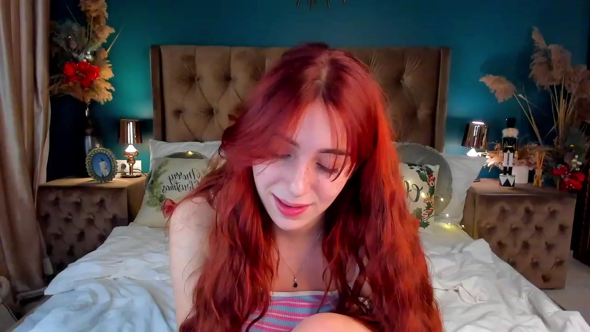 Gallery image thumbnail from ElsaYoung's myfreecams stream on, 12/15/2023, 20:23 image 18 of 20