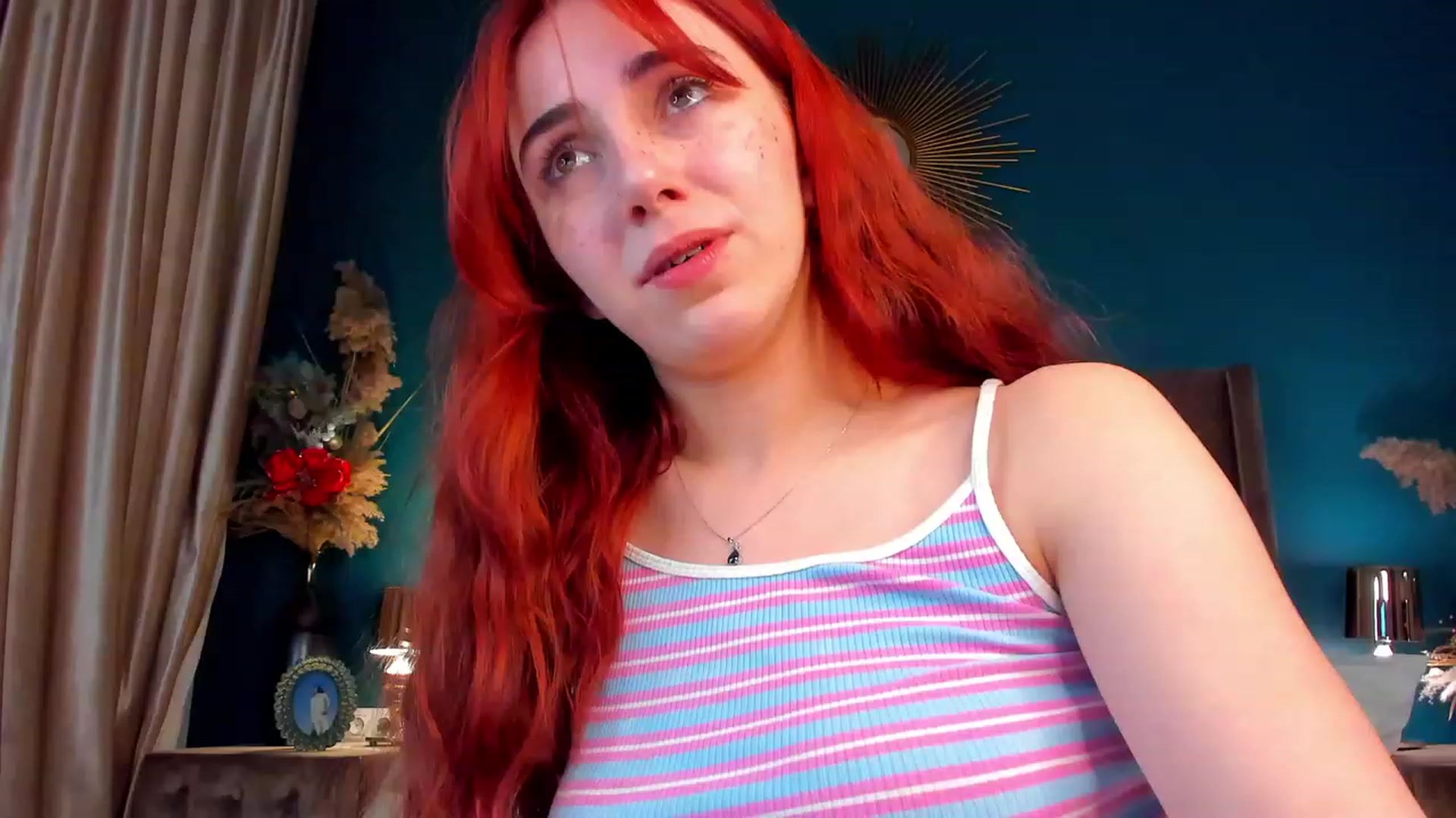Gallery image thumbnail from ElsaYoung's myfreecams stream on, 12/15/2023, 20:23 image 9 of 20