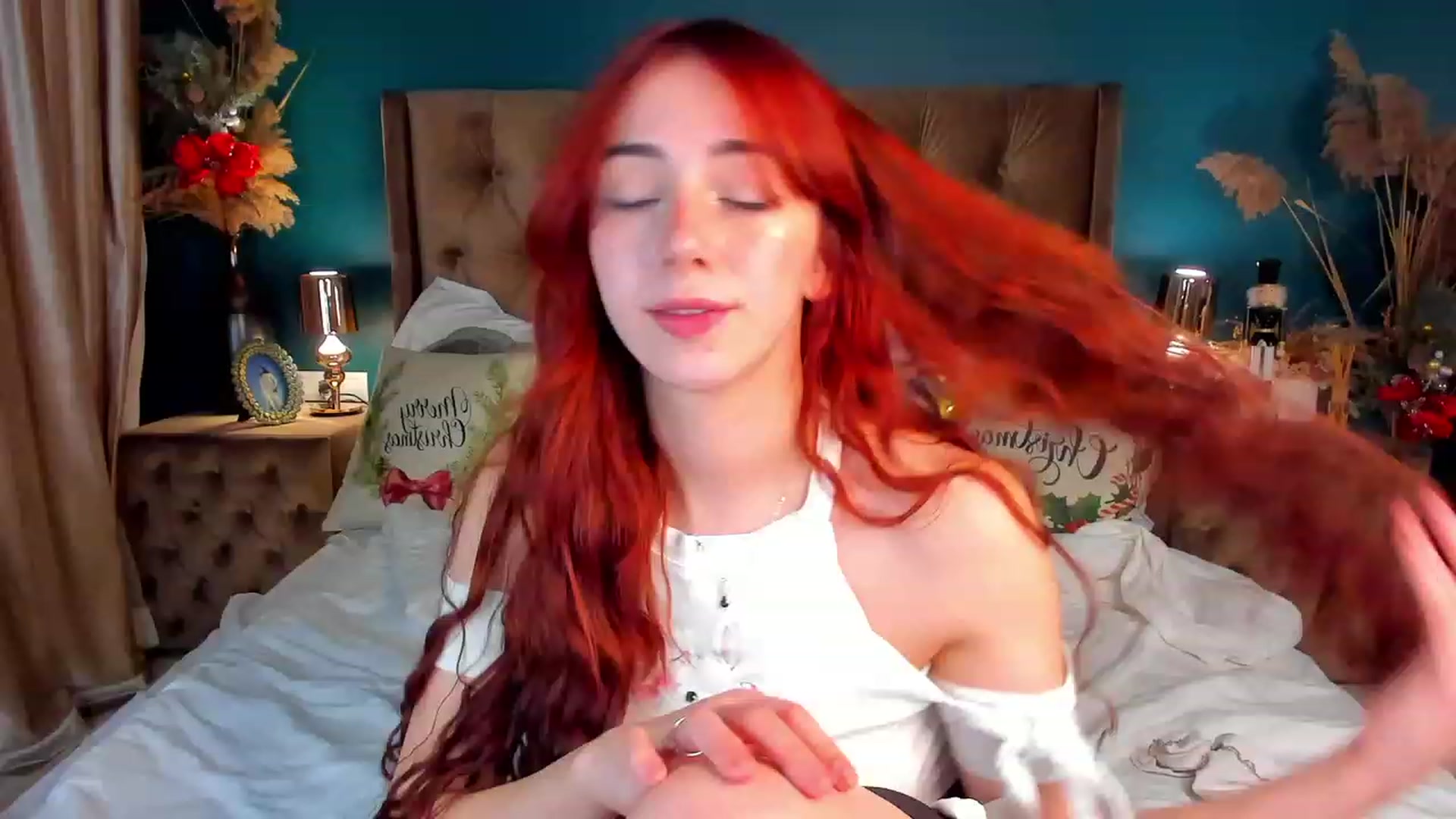 Gallery image thumbnail from ElsaYoung's myfreecams stream on, 12/17/2023, 01:51 image 7 of 20