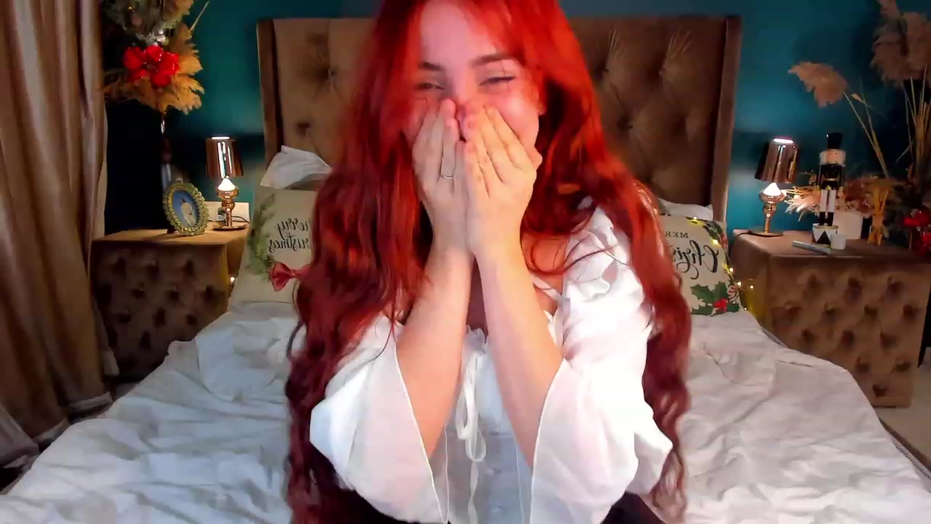 Gallery image thumbnail from ElsaYoung's myfreecams stream on, 12/17/2023, 22:31 image 12 of 20