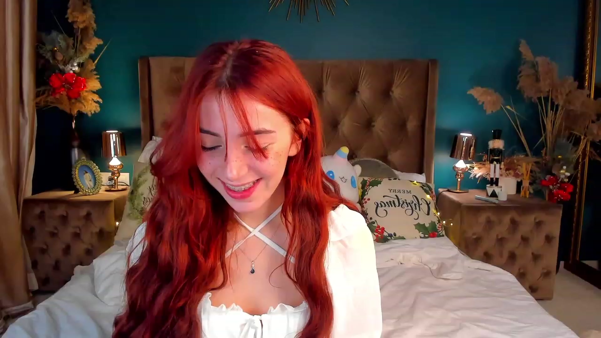 Gallery image thumbnail from ElsaYoung's myfreecams stream on, 12/17/2023, 22:31 image 6 of 20