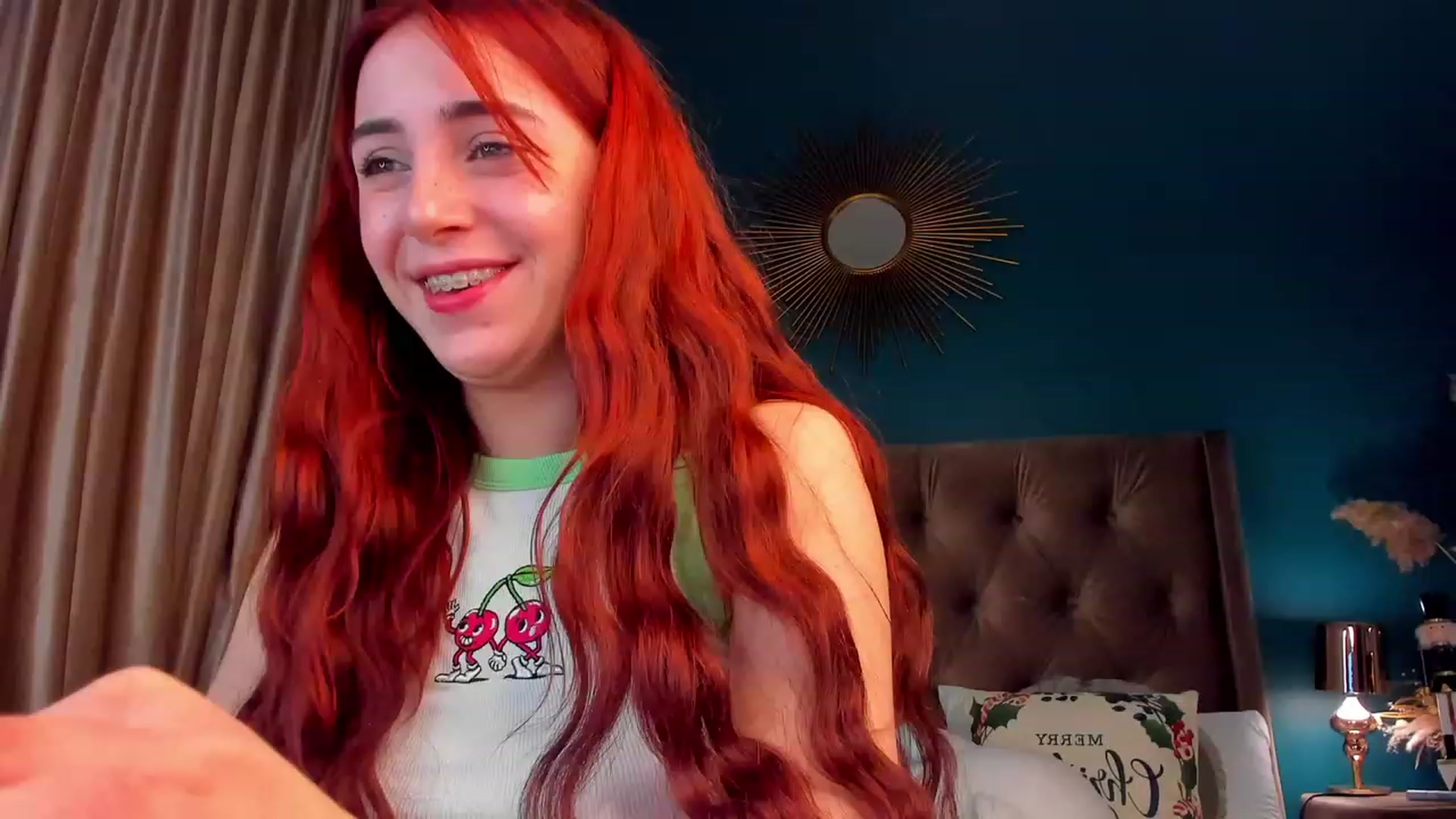 Gallery image thumbnail from ElsaYoung's myfreecams stream on, 12/18/2023, 01:30 image 18 of 20