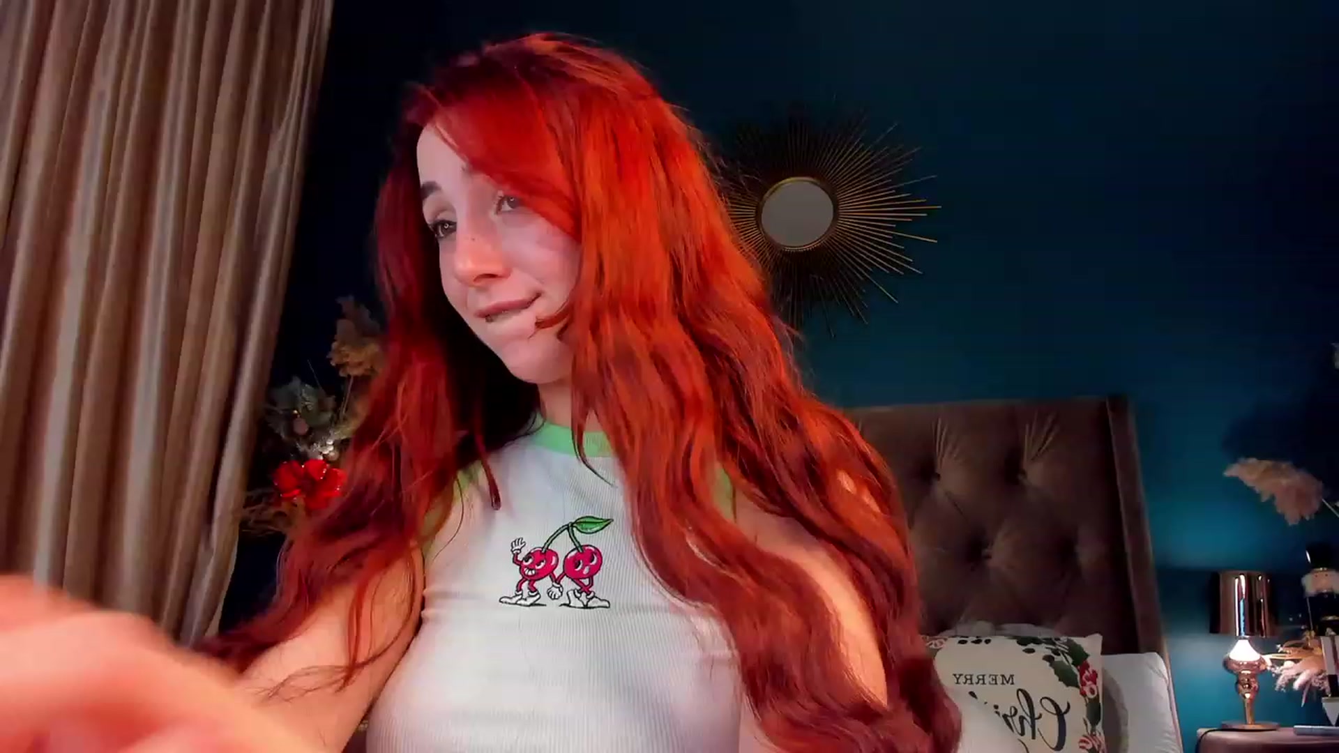 Gallery image thumbnail from ElsaYoung's myfreecams stream on, 12/18/2023, 01:30 image 7 of 20