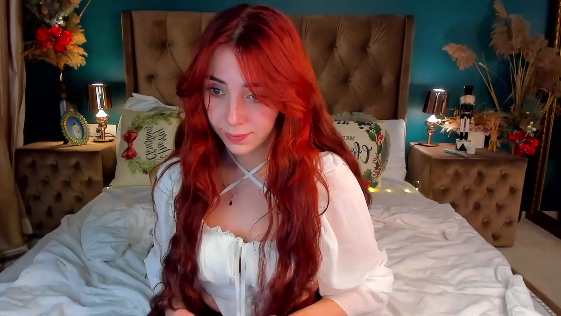 Gallery image thumbnail from ElsaYoung's myfreecams stream on, 12/18/2023, 02:46 image 16 of 20