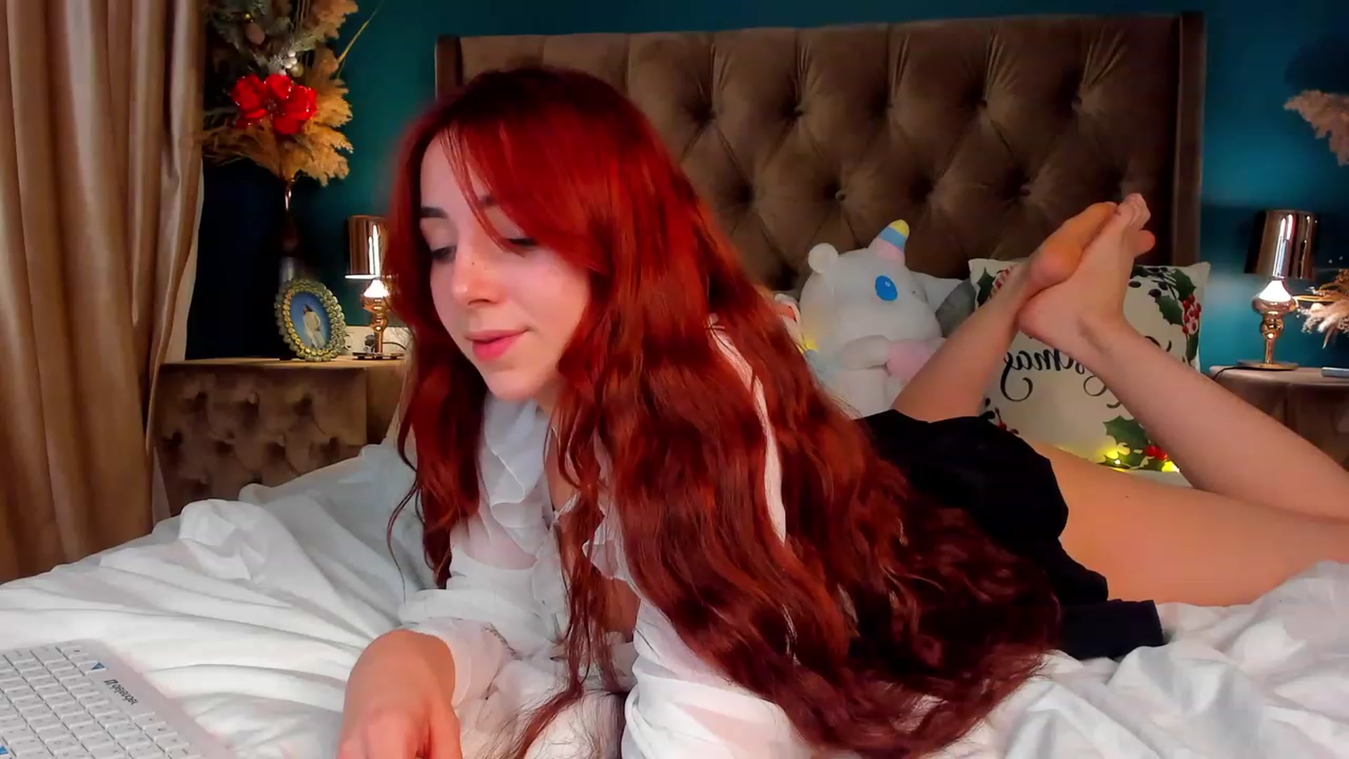 Gallery image thumbnail from ElsaYoung's myfreecams stream on, 12/18/2023, 04:42 image 18 of 20