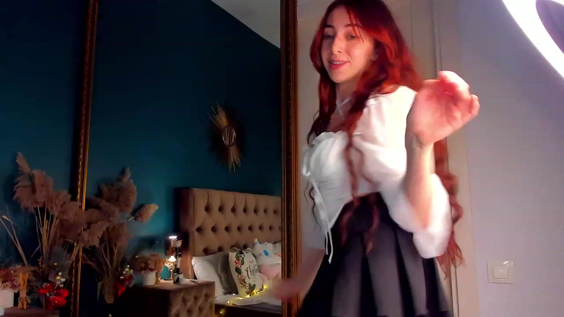 Gallery image thumbnail from ElsaYoung's myfreecams stream on, 12/18/2023, 05:20 image 5 of 20