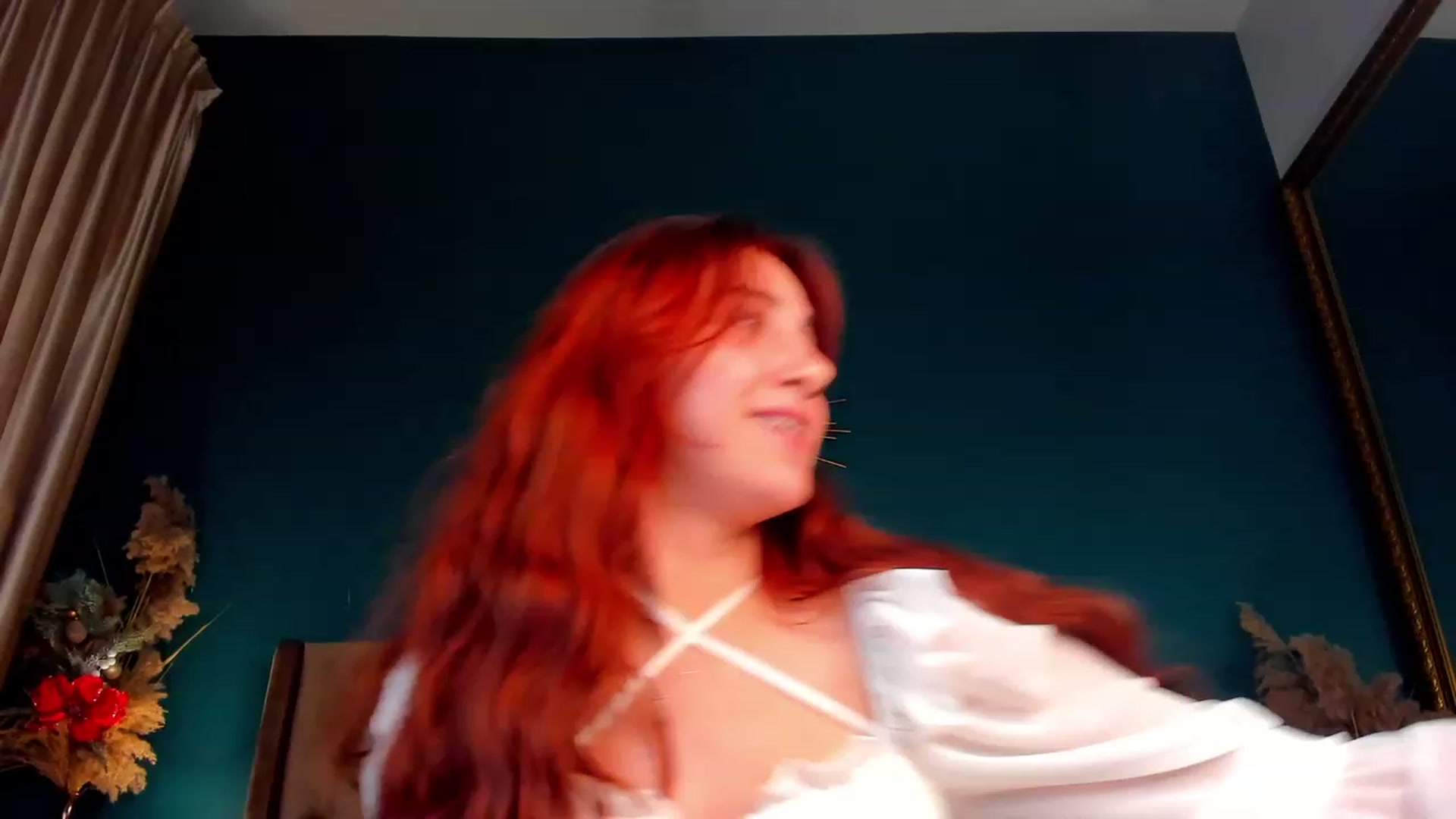 Gallery image thumbnail from ElsaYoung's myfreecams stream on, 12/18/2023, 05:20 image 12 of 20