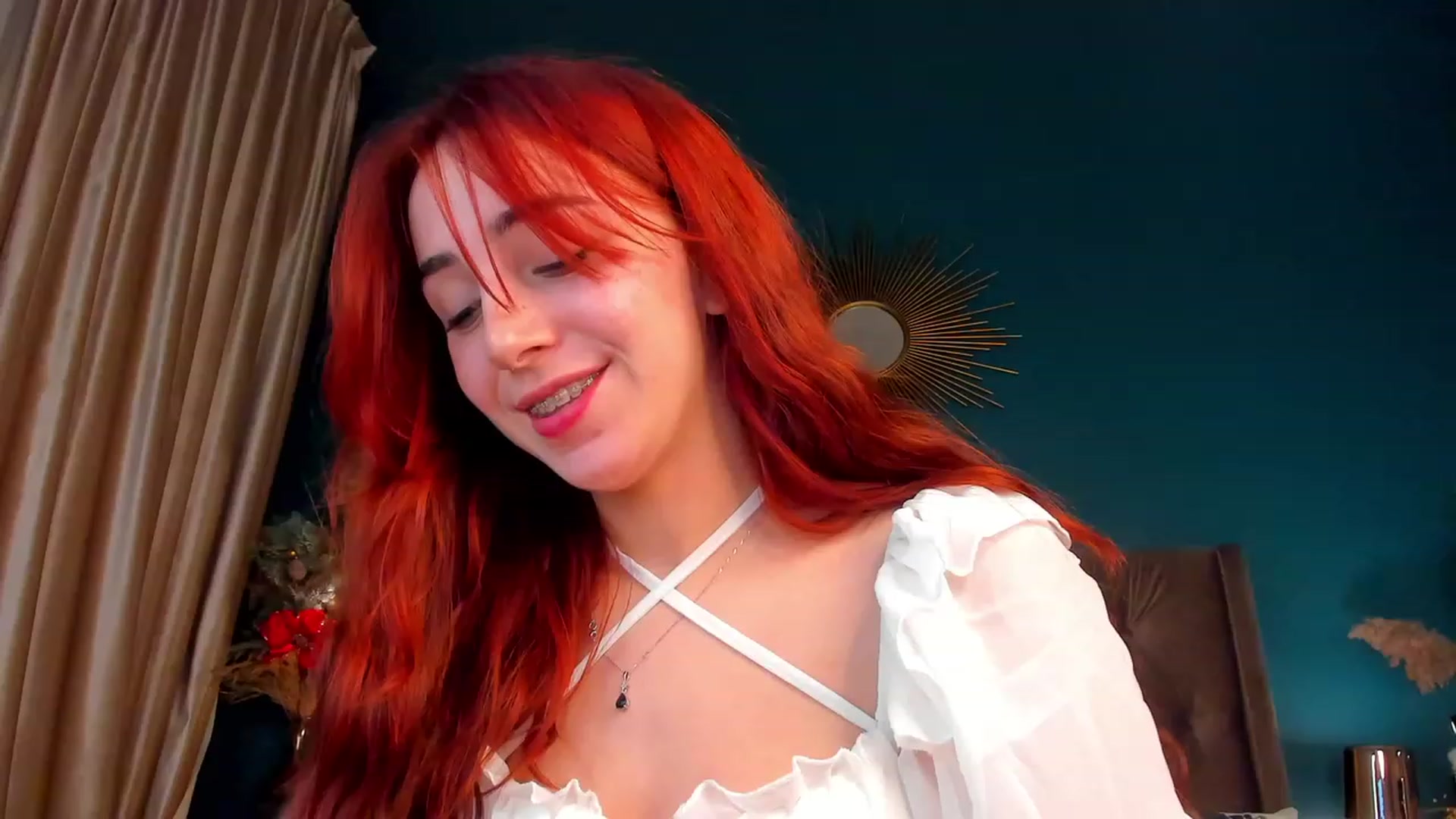 Gallery image thumbnail from ElsaYoung's myfreecams stream on, 12/18/2023, 05:20 image 17 of 20
