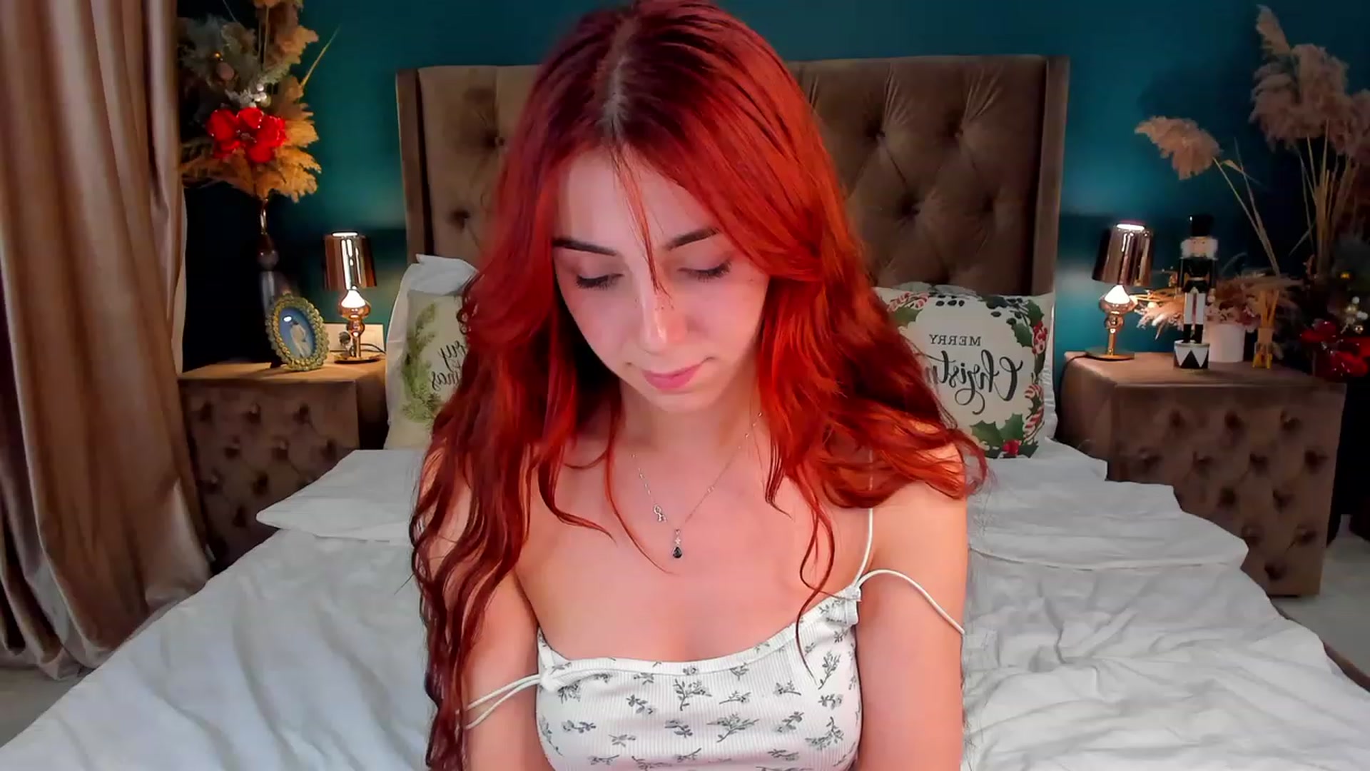 Gallery image thumbnail from ElsaYoung's myfreecams stream on, 12/18/2023, 06:34 image 14 of 20