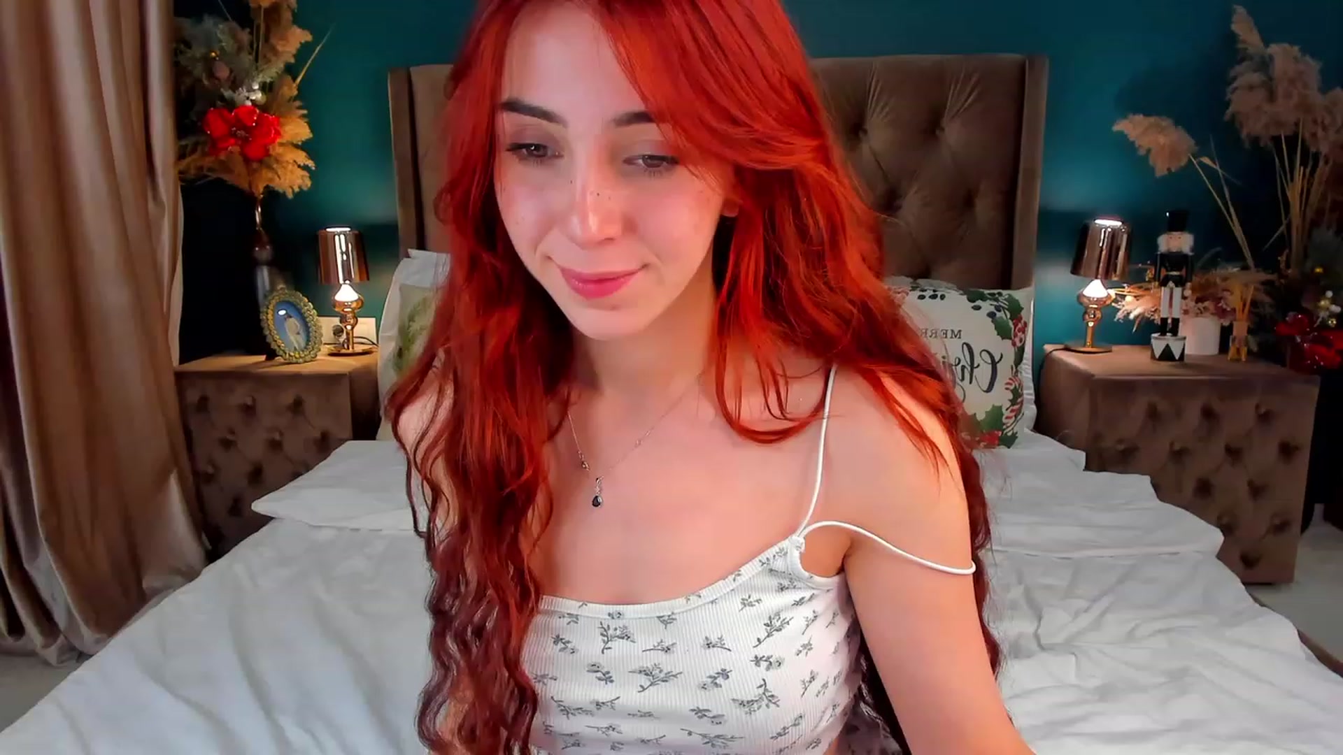 Gallery image thumbnail from ElsaYoung's myfreecams stream on, 12/18/2023, 06:34 image 11 of 20