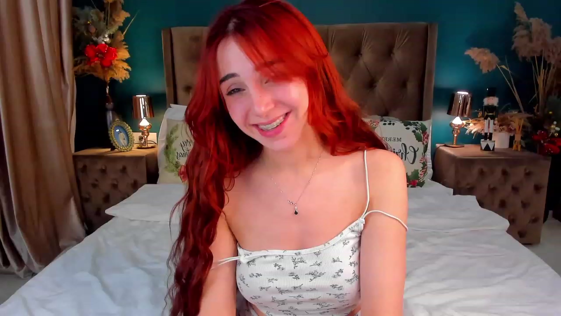 Gallery image thumbnail from ElsaYoung's myfreecams stream on, 12/18/2023, 06:34 image 1 of 20
