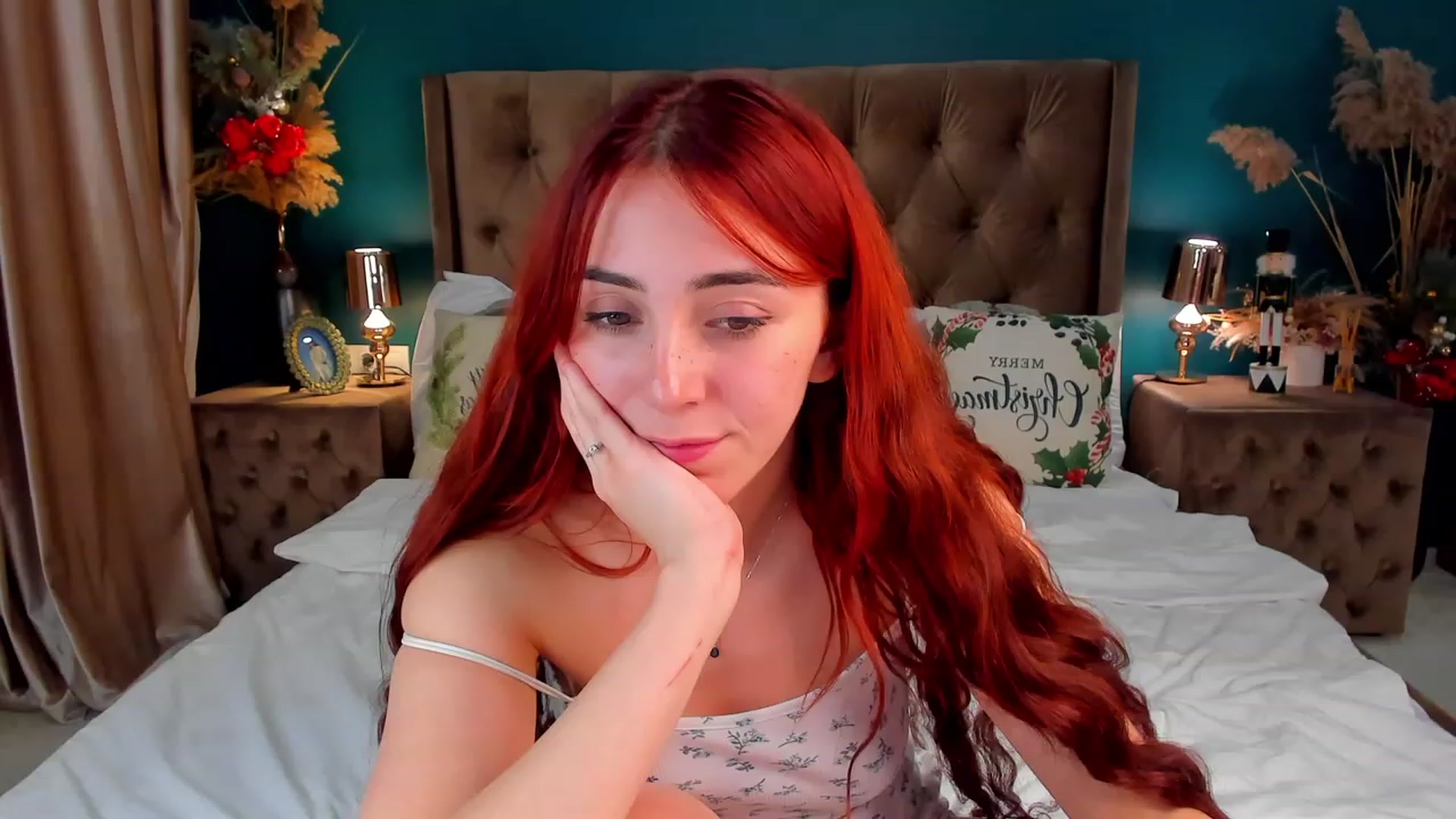 Gallery image thumbnail from ElsaYoung's myfreecams stream on, 12/18/2023, 06:34 image 4 of 20
