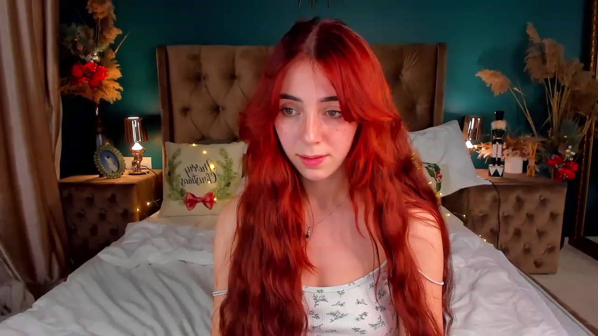 Gallery image thumbnail from ElsaYoung's myfreecams stream on, 12/19/2023, 15:44 image 12 of 20