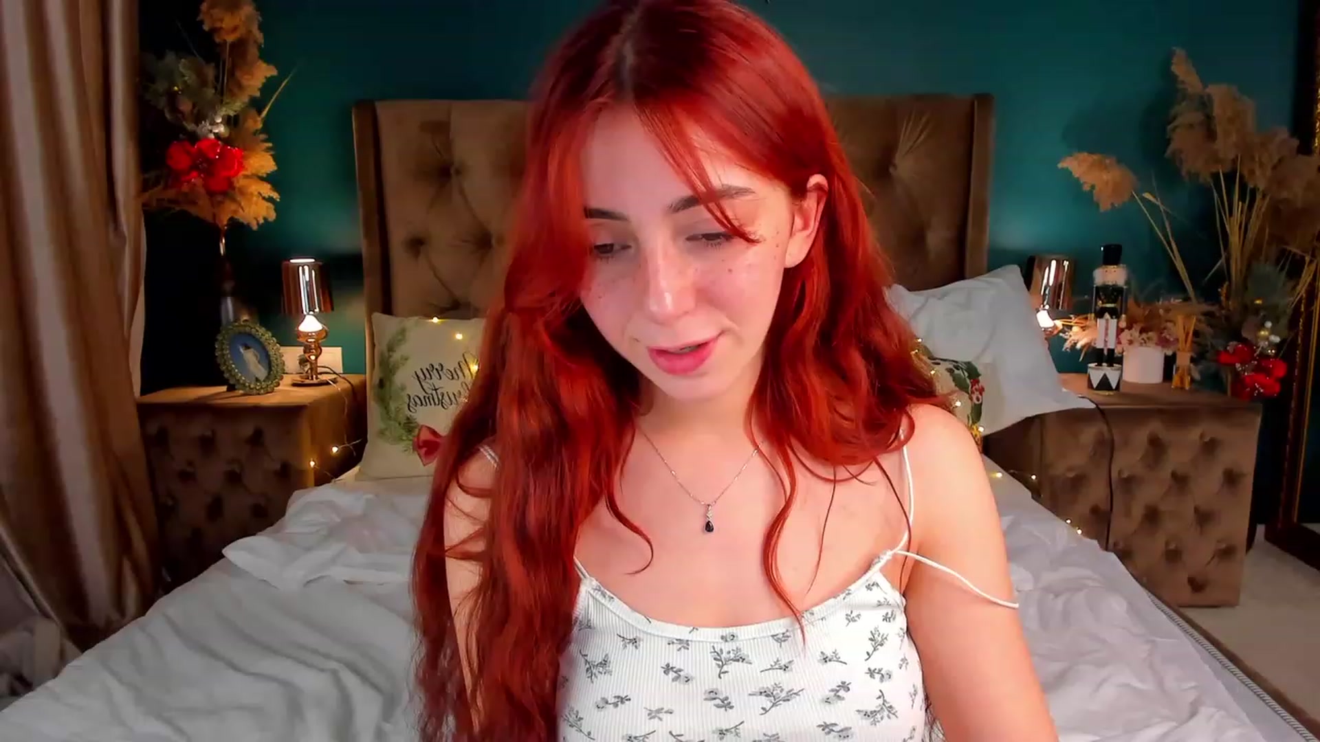 Gallery image thumbnail from ElsaYoung's myfreecams stream on, 12/19/2023, 15:44 image 8 of 20
