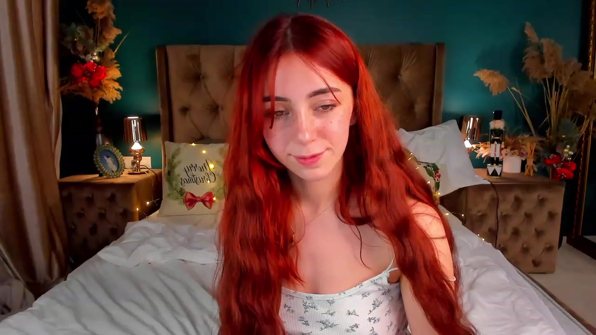 Gallery image thumbnail from ElsaYoung's myfreecams stream on, 12/19/2023, 15:44 image 11 of 20
