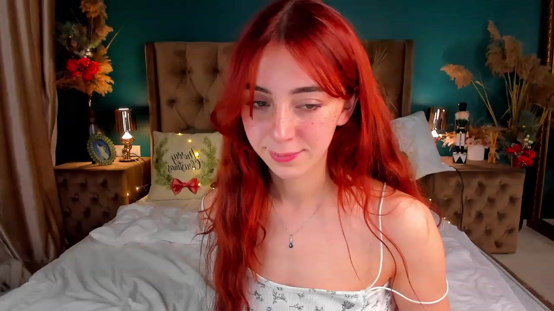 Gallery image thumbnail from ElsaYoung's myfreecams stream on, 12/19/2023, 15:44 image 9 of 20