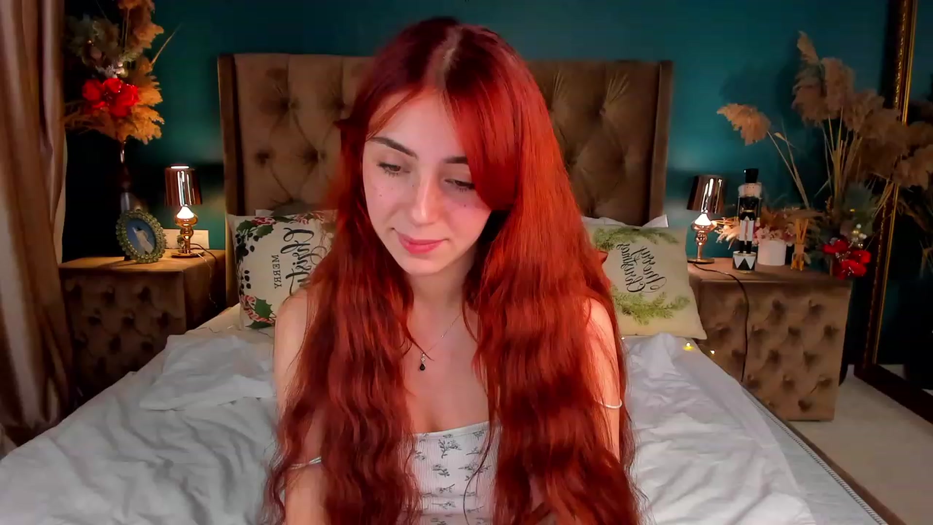 Gallery image thumbnail from ElsaYoung's myfreecams stream on, 12/19/2023, 17:37 image 15 of 20