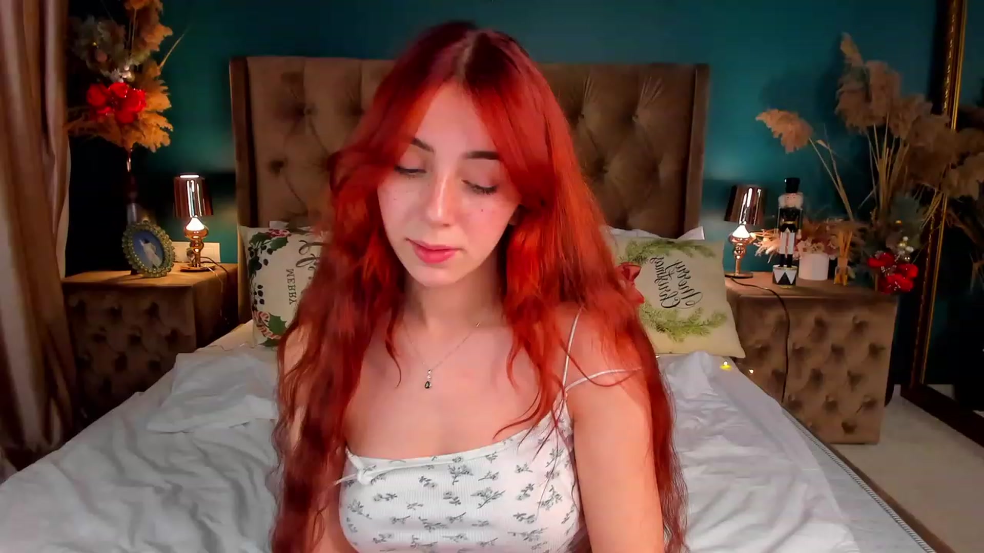 Gallery image thumbnail from ElsaYoung's myfreecams stream on, 12/19/2023, 17:37 image 13 of 20