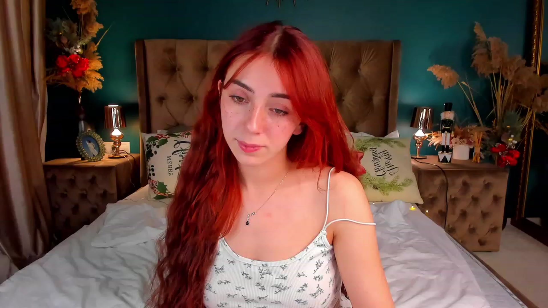 Gallery image thumbnail from ElsaYoung's myfreecams stream on, 12/19/2023, 17:37 image 7 of 20
