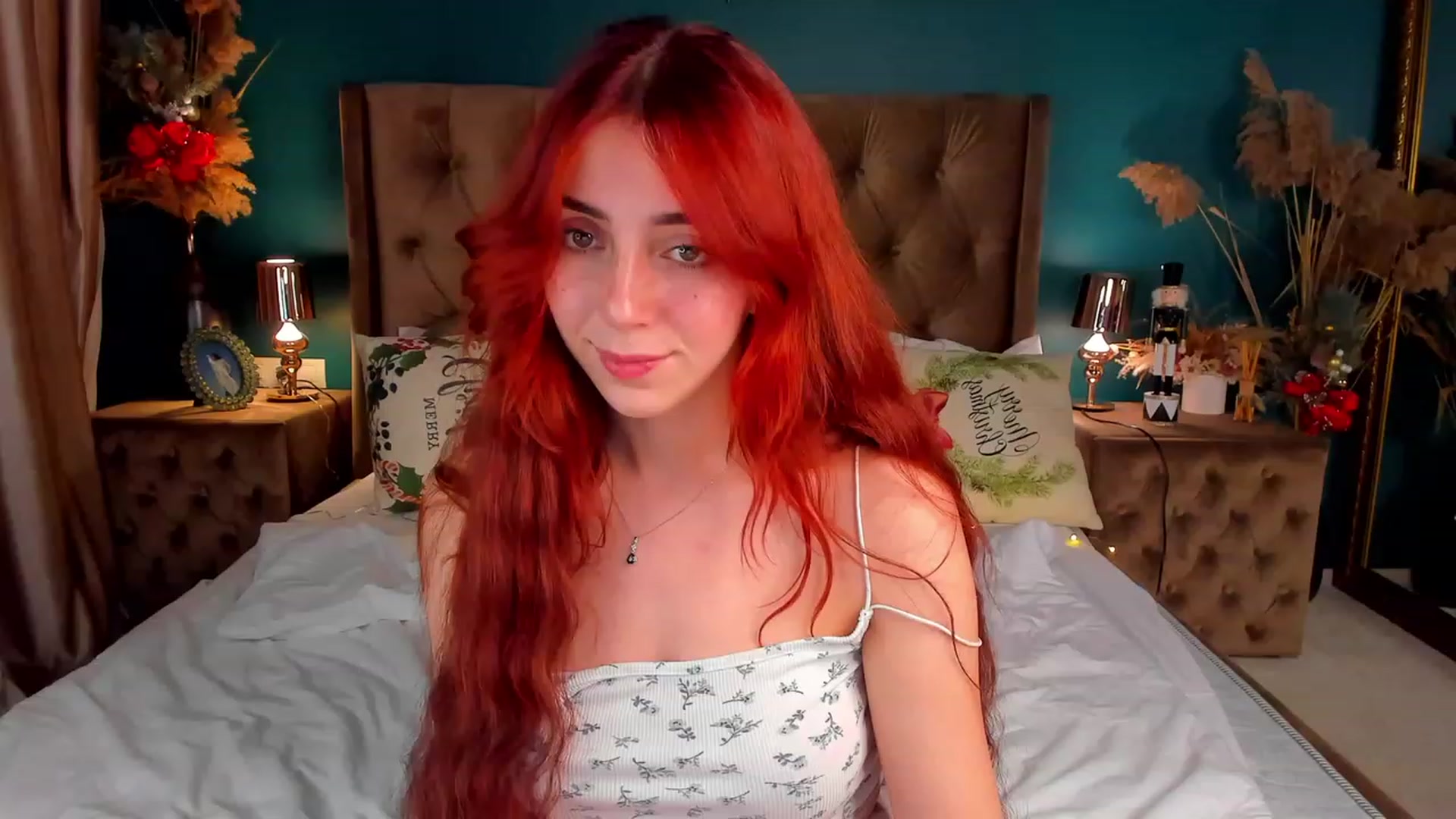 Gallery image thumbnail from ElsaYoung's myfreecams stream on, 12/19/2023, 17:37 image 12 of 20