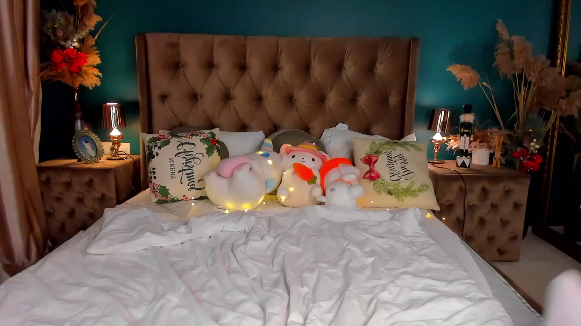 Gallery image thumbnail from ElsaYoung's myfreecams stream on, 12/19/2023, 17:37 image 19 of 20