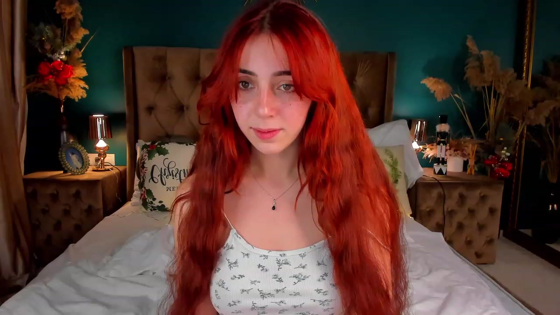 Gallery image thumbnail from ElsaYoung's myfreecams stream on, 12/19/2023, 19:08 image 6 of 20